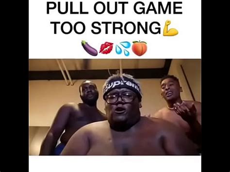 Hombre Gordo Lucha Para Sacar Una Gran Polla Negra Del Co O Xvideos