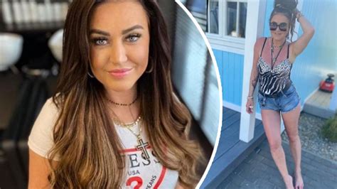 Agnieszka Koto Ska Pr Y Si W Sk Pym Bikini I Chwali P Askim Brzuchem Jak W S Onecznym Patrolu