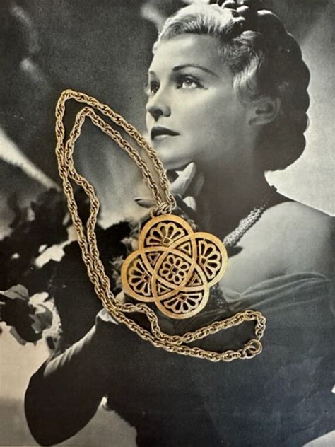 60s Trifari Gold Pendant Necklace Trifari Signed Lar Gem