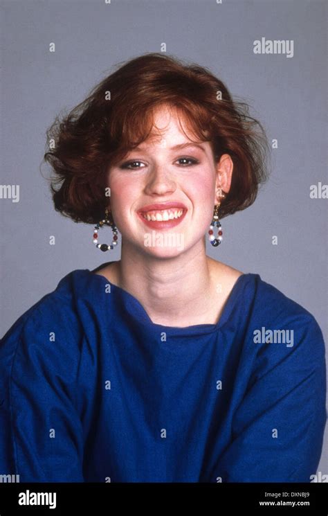 Molly ringwald sixteen candles hi-res stock photography and images - Alamy