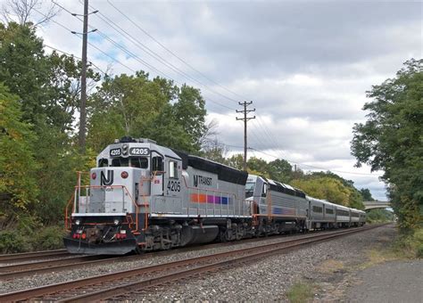 EMD GP40 Diesel Locomotive at Hillside in New Jersey, USA | Vehiculos