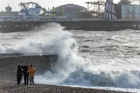 UK weather: Storm Debi sparks travel chaos as 70mph winds force British ...