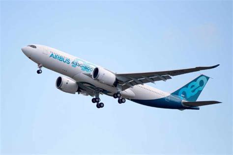 Airbus A330-800neo complete first flight - Air Data News