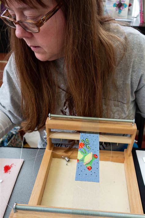 Plays With Needles: A Looming Mystery 