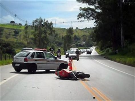 G Acidente Entre Motos E Carro Deixa Um Morto E Feridos Em Itajub