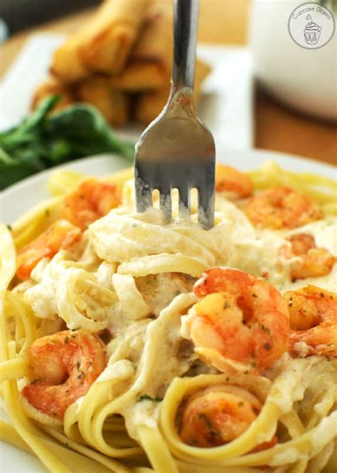 Easy Shrimp Fettuccine Alfredo - Cupcake Diaries