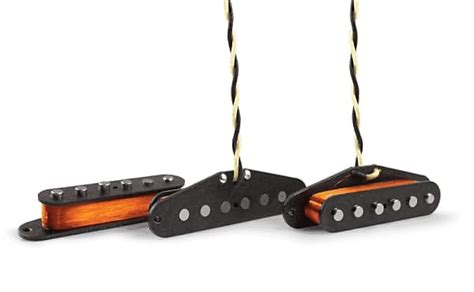 Lindy Fralin Vintage Hot Strat Set Reverse Wound Middle Reverb