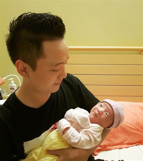 Ngắm 4 gia đình sắp sửa soán ngôi hot nhất MXH để lấy động lực cưới nhanh còn kịp