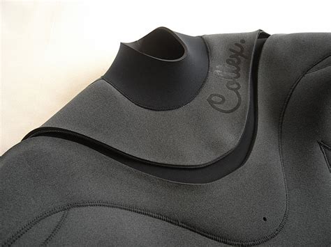 波情報 湘南 新型ストレッチファスナー好評です サーフボードクオリティーハードコア Quality Hardcore Distributions