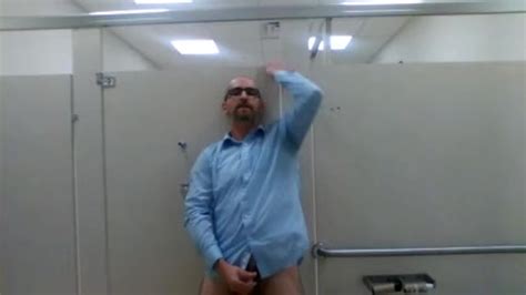 Secousses Dans Les Toilettes Publiques Pornhub Gay