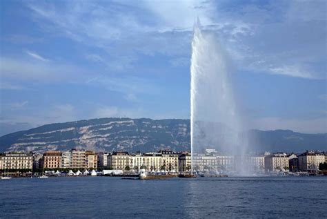 Suisse Il veut poser sa tête sur la buse du Jet d eau à Genève et