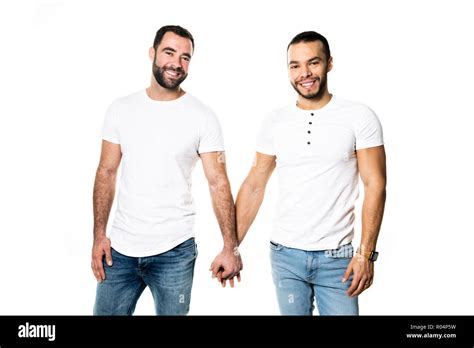 Les Jeunes Homosexuels Couple Gay S Aiment Les Uns Les Autres Sur Un Fond Blanc Photo Stock Alamy