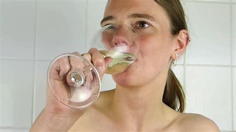 Perverses Ferkel Lutscht Und Trinkt Pisse Big Tits Porn Feat Karina HH XHamster