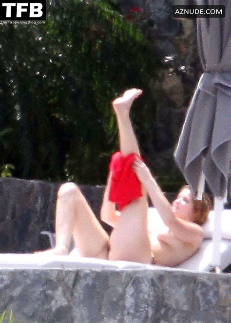 Stephanie Seymour Sexy Seen Topless Flaunting Her Hot Tits In A Bikini Bottom Under The Sun AZNude