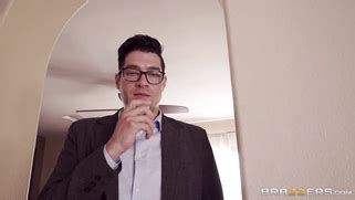 Nicolette Shea Plays With Her Big Boobs In The Bathtub Porn Movies 3Movs