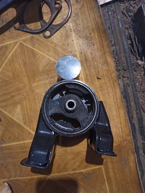 Замена задней опоры двигателя — KIA Ceed SW (1G), 1,6 л, 2009 года ...