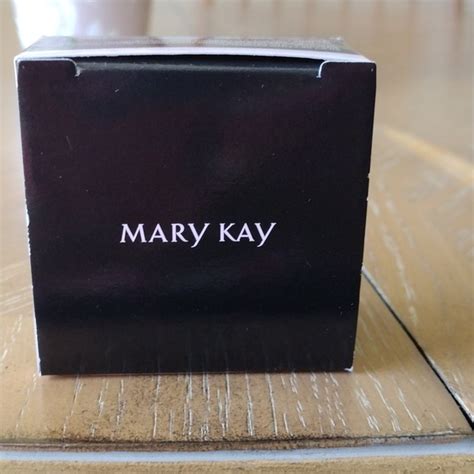 Mary Kay Makeup Silky Setting Powder Polvo Fijador Con Acabado