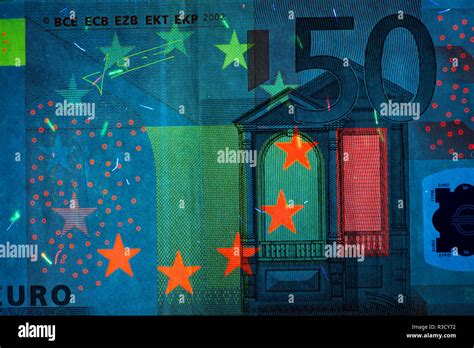 Uv Light Money High Resolution Stock Photography And Images Alamy