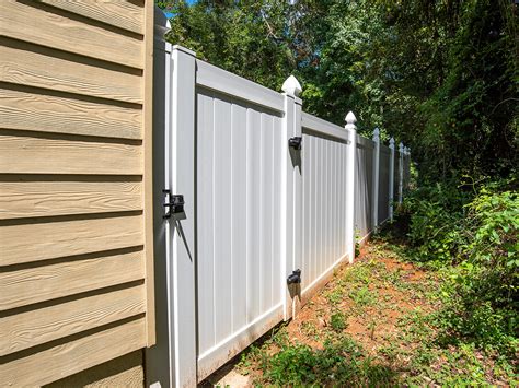 Benefits Of Vinyl Fences In Florida L B T Fencing