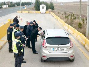 Emniyet Kemeri Denetimi Yapan Jandarma Ekiplerinden Ocuklara Hediye