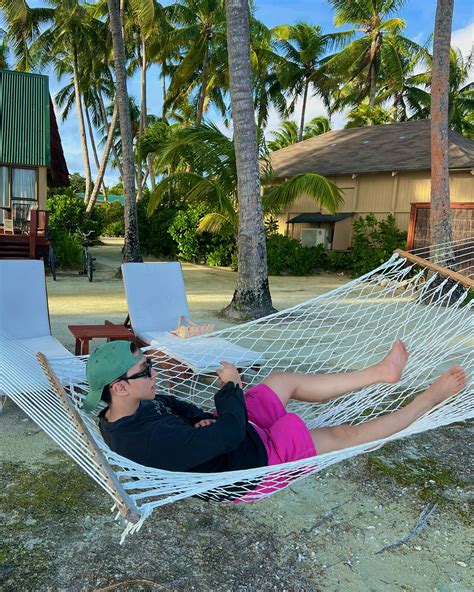 Kevin Cui | Island gurllll🥥 #cookislands #aitutaki | Instagram