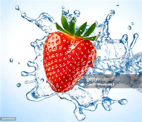 623 Strawberry Water Splash Stock Photos, High-Res Pictures, and Images ...