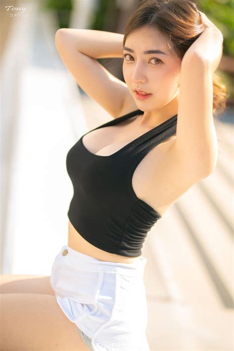 Thailand Hot Model Champ Phawida Sexy In Back And White