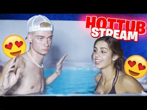 4 Hot Sexy Riley Murray Bikini Pics