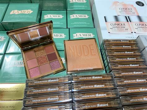 Bảng Phấn Mắt Huda Beauty Nude Obsessions Medium Palette Your