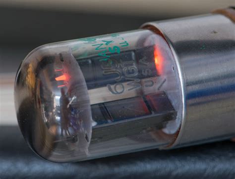 VinylSavor: Tube of the Month : The 6J5