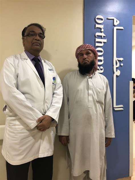 Zulekha Hospital Dubais Surgeons Treat Laborers Acute Bilateral