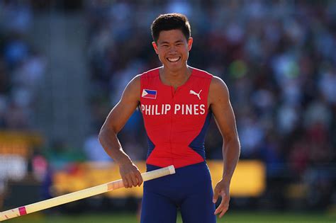 Pinoy Pole Vaulter Ej Obiena Wagi Ng Ginto Sa Los Angeles Grand Prix