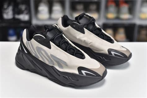 Adidas Yeezy Boost 700 Mnvn “bone” 3m Reflective Fy3729