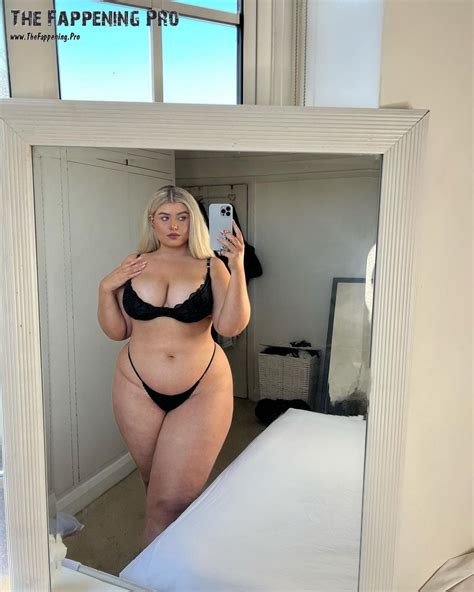 Izzy Nicholls Nude And Sexy Photos The Fappening