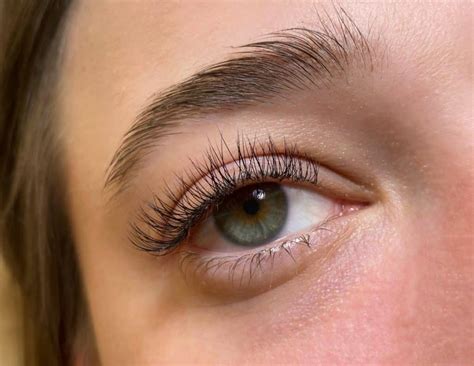 Natural Eyelash Extensions The Ultimate Beginners Guide