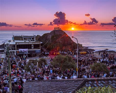 Currumbin Rsl Anzac Day Dawn Service What S On Gold Coast The