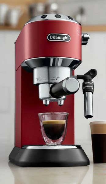 DeLonghi Кофеварка рожковая Рожковая кофеварка De'Longhi Dedica EC685 ...