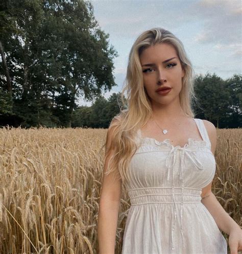 Hot Sexy Annchen Augustine Bikini Pics