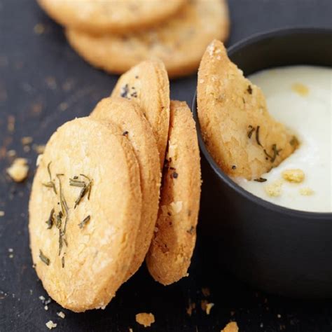 Recette sablés au parmesan et romarin Marie Claire