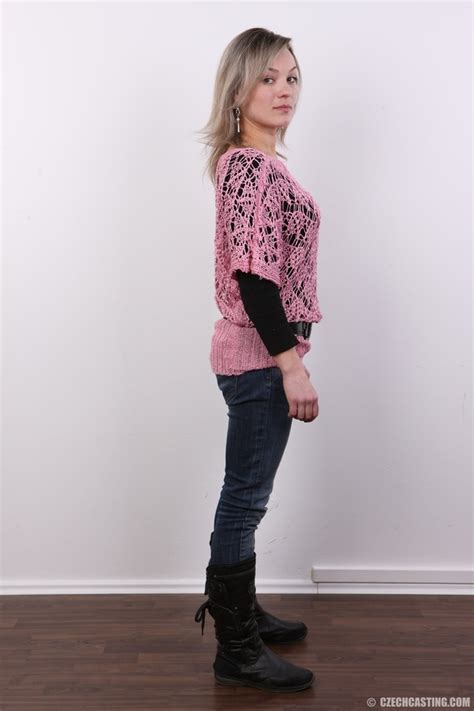 Beautifully Shaped Sex Model Shows Off Her XXX Dessert Picture 3