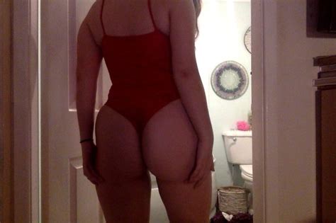 Clothing Sportswear Thigh Leg Porn Pic