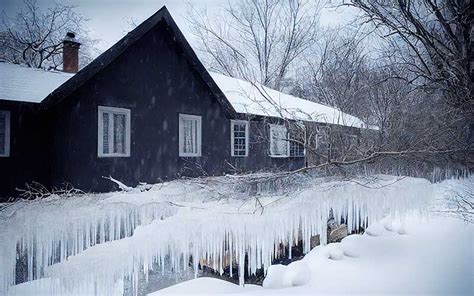 8 Tips to Help Prevent Pipes from Freezing