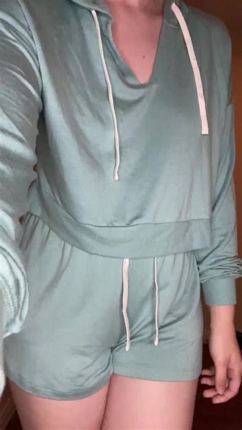 My Boyfriend Didnt Know I Had Big Tits Til Our Third Date Scrolller