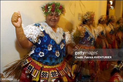 2136 Tuvalu People Stock Photos High Res Pictures And Images Getty
