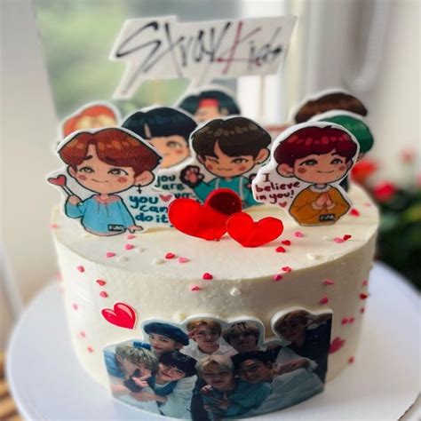 Торты Stray Kids 35 фото с ценами скидками и доставкой в Москве