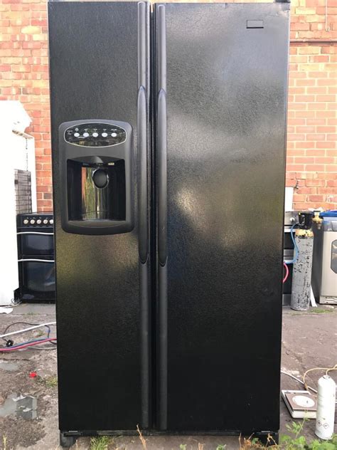 Whirlpool Black American Fridge Freezer With Water And Ice Dispenser