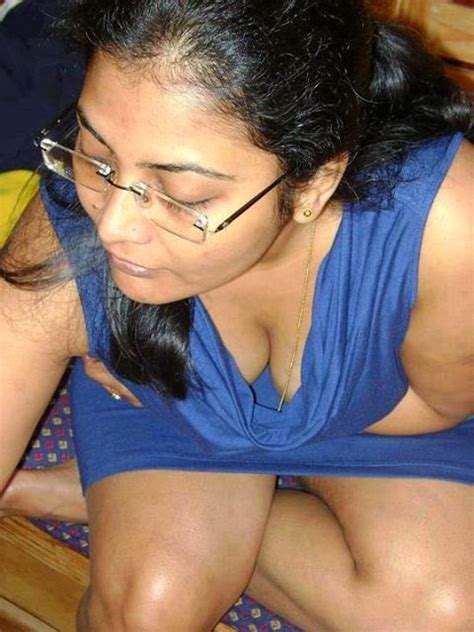 In Pictures Riya Aunty In Hot Looks Still