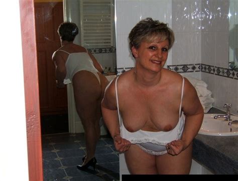 Amateur Mature Milf Short Hair 014 008 29701591264 O 1600x1200 Porn Pic