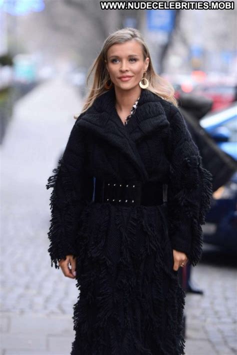 Joanna Krupa No Source Beautiful Posing Hot Black Paparazzi Babe