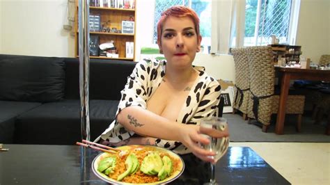 Asmr Nude Mukbang Ramen And Avocado Fapcat